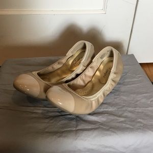 Dexflex Comfort Tan Ballet Flats Round Toe